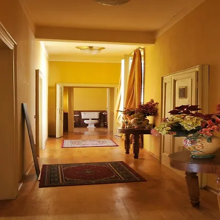 Sleeps 8 Lägenhet
