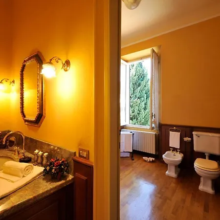 Sleeps 8 Menaggio