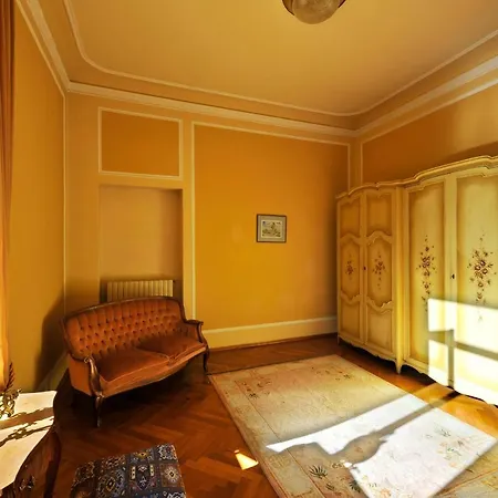 Sleeps 8 Menaggio