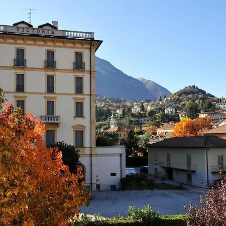 Sleeps 8 Lägenhet Menaggio