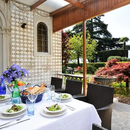 Sleeps 8 Lägenhet Menaggio